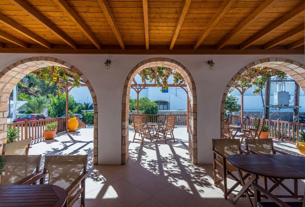 Hotel Delfini Адамас Экстерьер фото